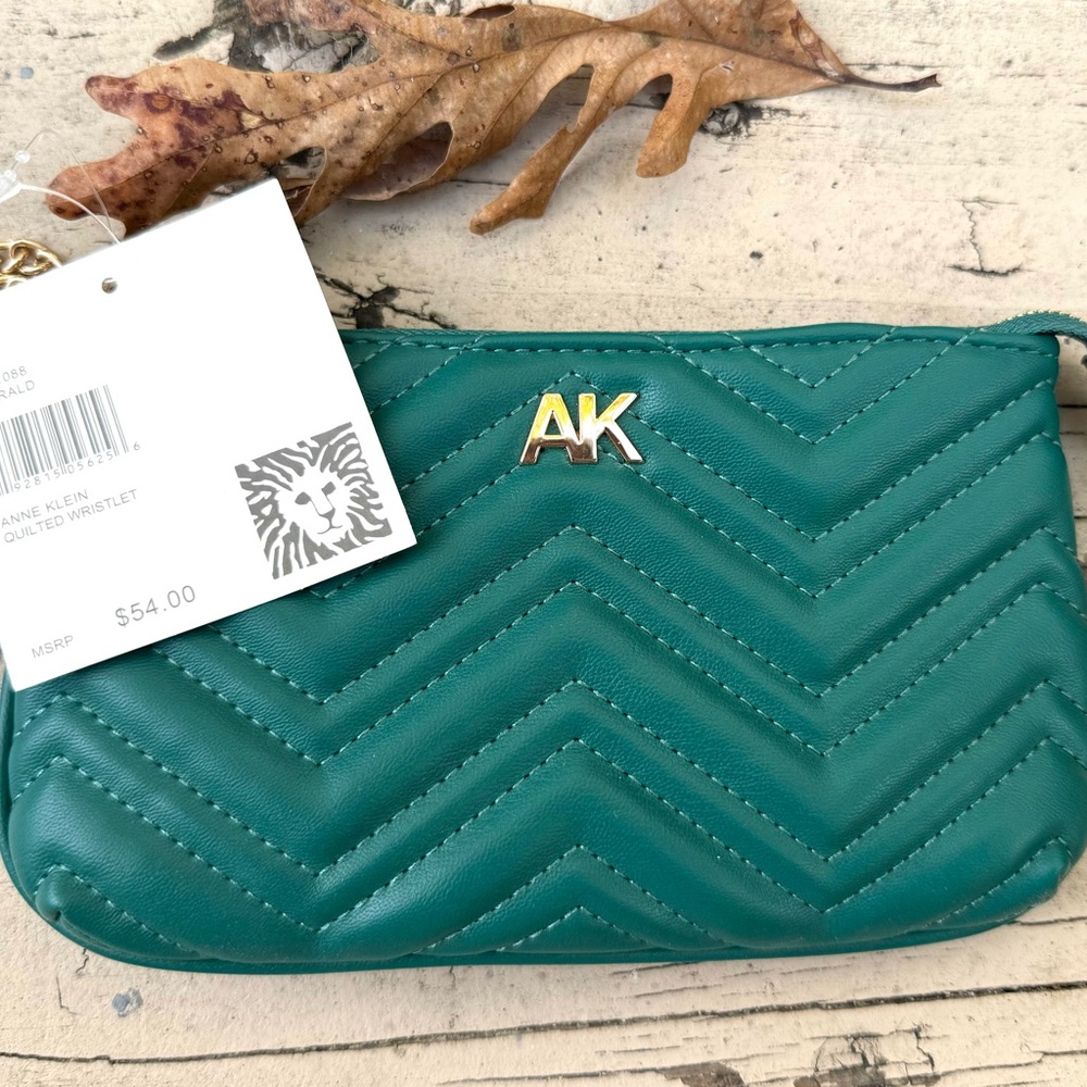 NEW! Anne Klein quilted wristlet emerald color NWT!